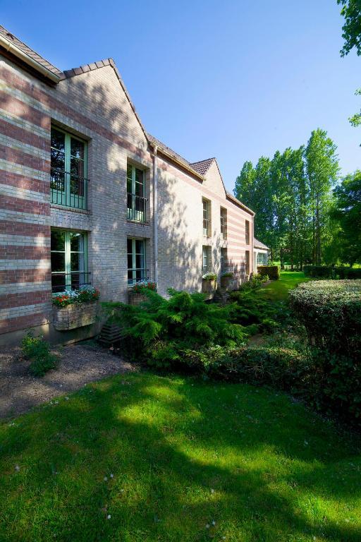 Отель Le Domaine De Mombreux Lumbres Экстерьер фото